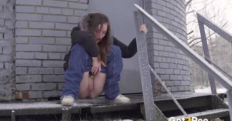 Got 2 Pee invites you to browse their xxx pictures with Vika in watersport action