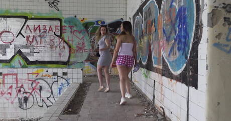 Got 2 Pee pleased to share with you a free gallery with Katya in golden shower action